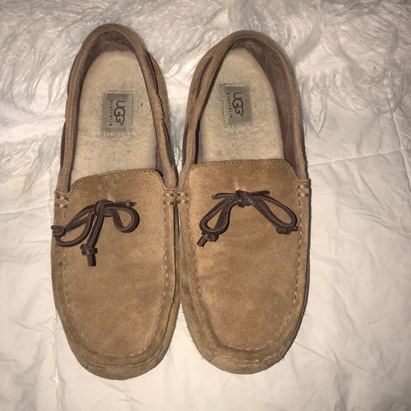 Ugg moccasins - Picture 1 of 3